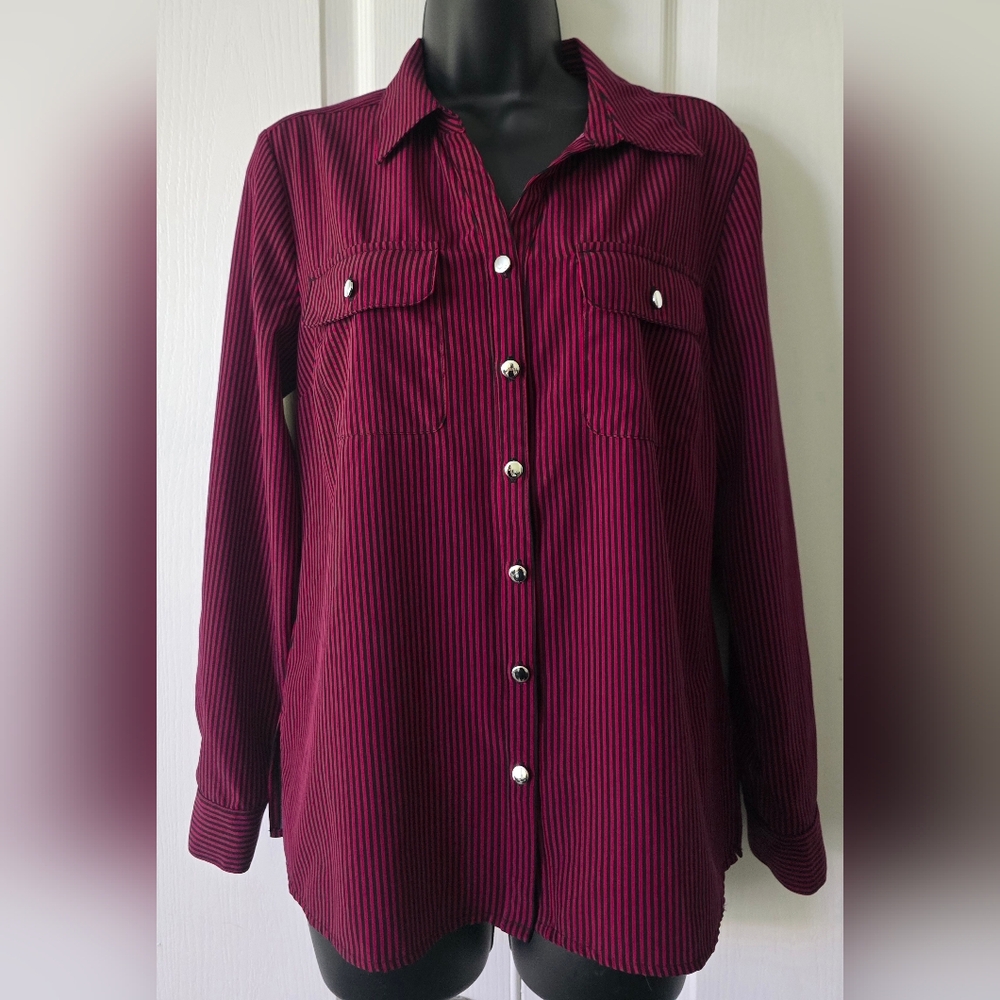 Classic Red & Black Striped Button-Up Shirt w Roll Tab Sleeves -Size Medium - Picture 3 of 3